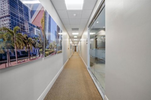 Propiedad comercial en venta en Miami, Florida № 1788842 - foto 27