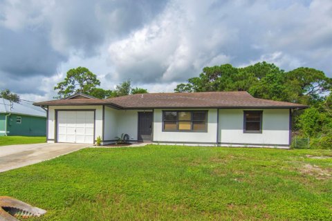 Casa en St. Lucie, Florida 3 dormitorios, 115.76 m2 № 2384531