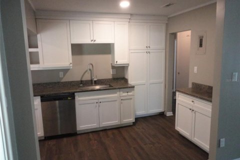 House in Gainesville, Florida 4 bedrooms, 150.22 sq.m. № 2207954 - photo 7