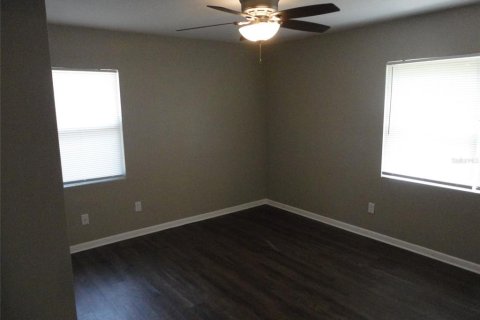 House in Gainesville, Florida 4 bedrooms, 150.22 sq.m. № 2207954 - photo 9