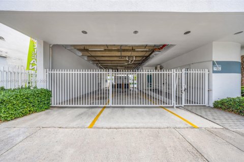 Immobilier commercial à vendre à Miami, Floride № 2002832 - photo 11