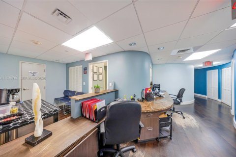 Immobilier commercial à vendre à Miami, Floride № 2002832 - photo 17