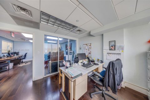 Immobilier commercial à vendre à Miami, Floride № 2002832 - photo 19