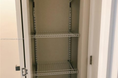 Apartment in Coral Gables, Florida 1 bedroom, 65.03 sq.m. № 1964930 - photo 11