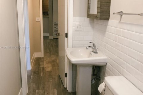 Apartment in Coral Gables, Florida 1 bedroom, 65.03 sq.m. № 1964930 - photo 9