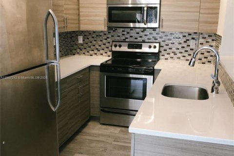 Apartment in Coral Gables, Florida 1 bedroom, 65.03 sq.m. № 1964930 - photo 5