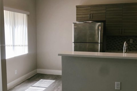 Apartment in Coral Gables, Florida 1 bedroom, 65.03 sq.m. № 1964930 - photo 4