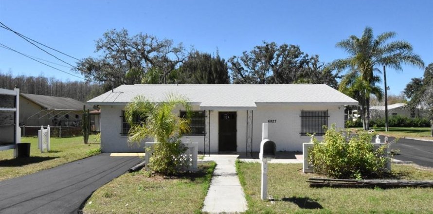 Immobilier commercial à New Port Richey, Floride 98.2 m2 № 1874048