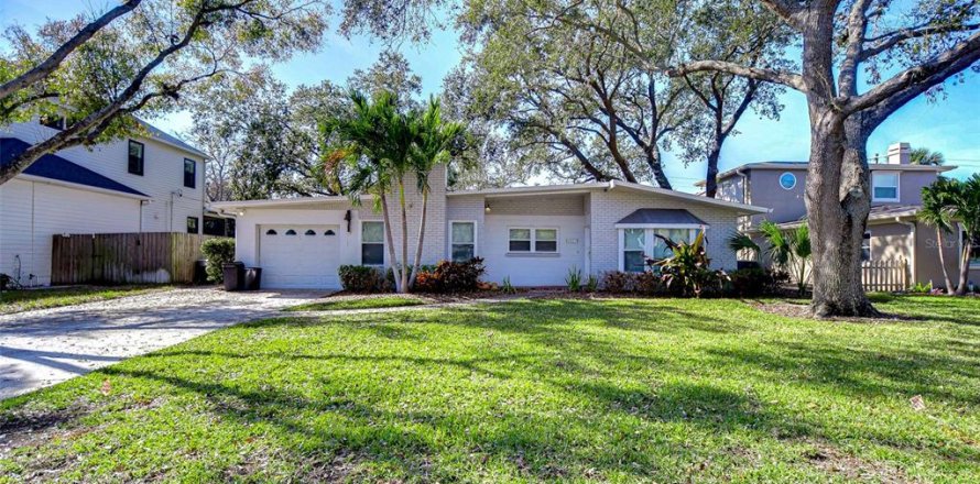 Land in Tampa, Florida № 1525792