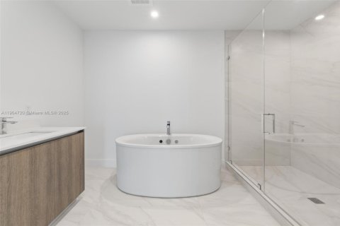 Copropriété à vendre à Sunny Isles Beach, Floride: 3 chambres, 182.46 m2 № 1955950 - photo 13