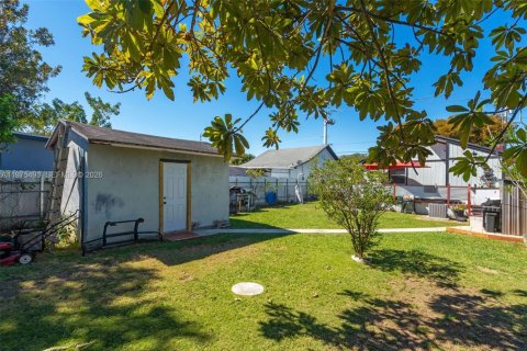 House in Miami, Florida 2 bedrooms, 89.19 sq.m. № 2042753 - photo 22