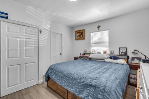 House in Miami, Florida 2 bedrooms, 89.19 sq.m. № 2042753 - photo 14