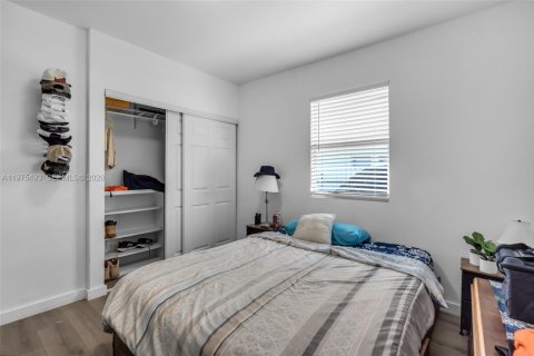 House in Miami, Florida 2 bedrooms, 89.19 sq.m. № 2042753 - photo 18