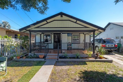 House in Miami, Florida 2 bedrooms, 89.19 sq.m. № 2042753