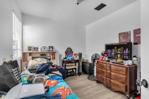 House in Miami, Florida 2 bedrooms, 89.19 sq.m. № 2042753 - photo 13