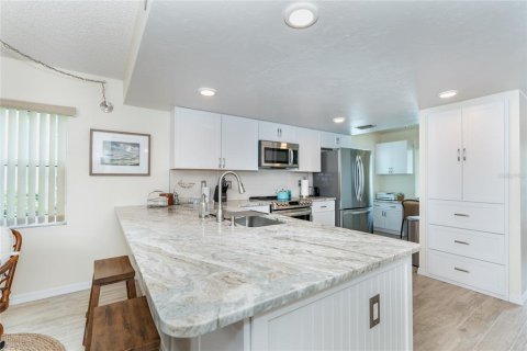 Купить кондоминиум в Энглвуд, Флорида 8 комнат, 101.45м2, № 1832645 - фото 15