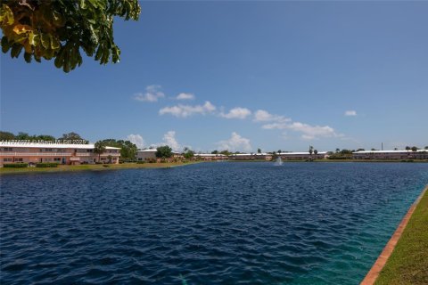 Condo in Hallandale Beach, Florida, 1 bedroom  № 1970932 - photo 7