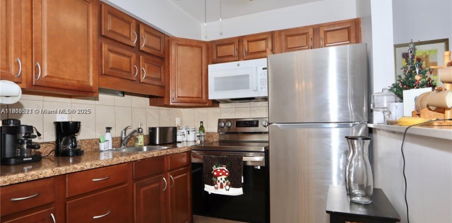 Condo in Hallandale Beach, Florida, 1 bedroom  № 1970932
