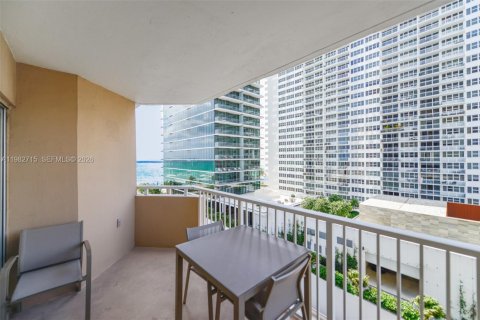 Condominio en venta en Hallandale Beach, Florida, 1 dormitorio, 80.82 m2 № 2049239 - foto 5