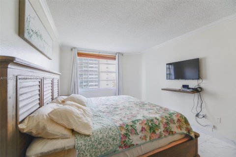 Condominio en venta en Hallandale Beach, Florida, 1 dormitorio, 80.82 m2 № 2049239 - foto 17