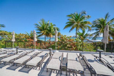 Condominio en venta en Hallandale Beach, Florida, 1 dormitorio, 80.82 m2 № 2049239 - foto 25