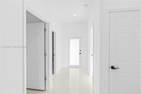 Casa en venta en Lehigh Acres, Florida, 3 dormitorios, 130.99 m2 № 1983127 - foto 8