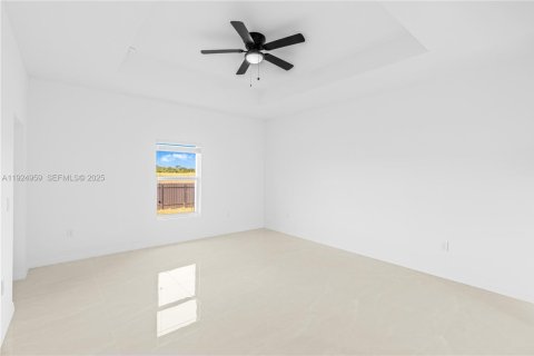 Casa en venta en Lehigh Acres, Florida, 3 dormitorios, 130.99 m2 № 1983127 - foto 23