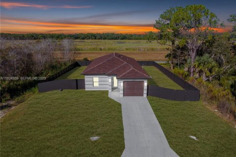 Casa en venta en Lehigh Acres, Florida, 3 dormitorios, 130.99 m2 № 1983127 - foto 6