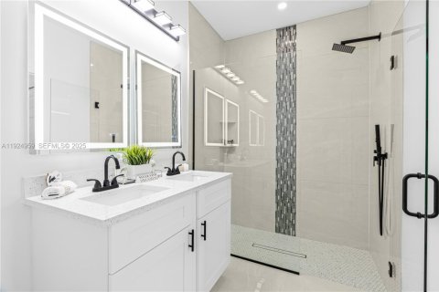 Casa en venta en Lehigh Acres, Florida, 3 dormitorios, 130.99 m2 № 1983127 - foto 25