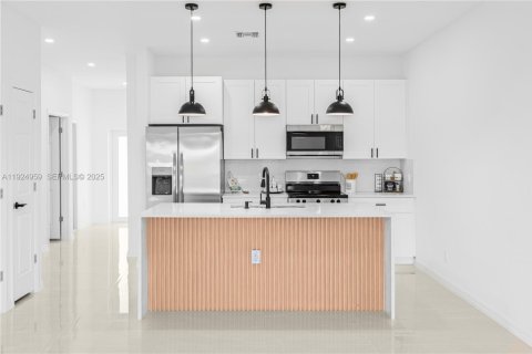 Casa en venta en Lehigh Acres, Florida, 3 dormitorios, 130.99 m2 № 1983127 - foto 16