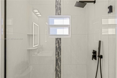 Casa en venta en Lehigh Acres, Florida, 3 dormitorios, 130.99 m2 № 1983127 - foto 22