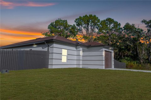 Casa en venta en Lehigh Acres, Florida, 3 dormitorios, 130.99 m2 № 1983127 - foto 3