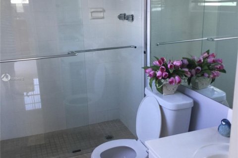 Condo in Hollywood, Florida, 2 bedrooms № 1984864 - photo 10