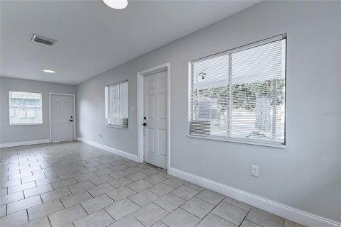 Casa en alquiler en Winter Haven, Florida, 4 dormitorios, 157.1 m2 № 1908473 - foto 9