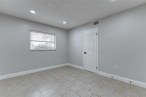 Casa en alquiler en Winter Haven, Florida, 4 dormitorios, 157.1 m2 № 1908473 - foto 14