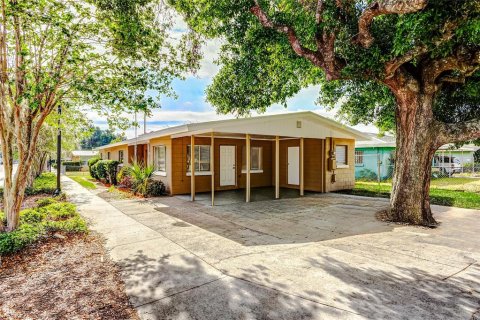 Casa en alquiler en Winter Haven, Florida, 4 dormitorios, 157.1 m2 № 1908473 - foto 1