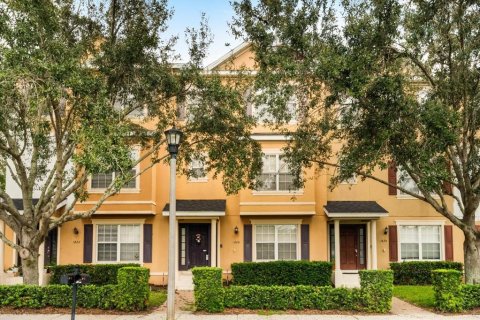 Touwnhouse à vendre à Casselberry, Floride: 4 chambres, 205.31 m2 № 1902137 - photo 1