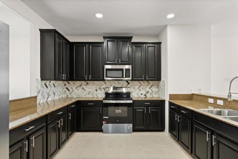Touwnhouse à vendre à Casselberry, Floride: 4 chambres, 205.31 m2 № 1902137 - photo 9