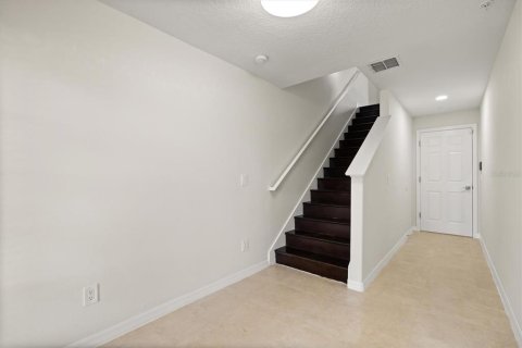 Touwnhouse à vendre à Casselberry, Floride: 4 chambres, 205.31 m2 № 1902137 - photo 3