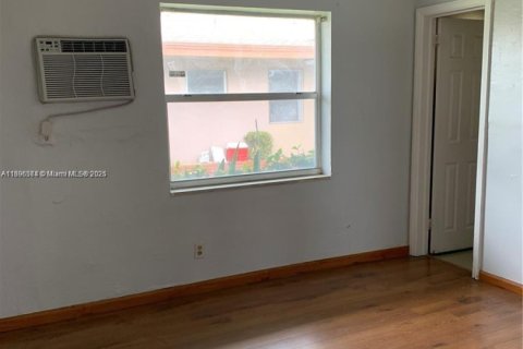 Apartamento en alquiler en North Miami Beach, Florida, 3 dormitorios, 177.81 m2 № 1948176 - foto 8