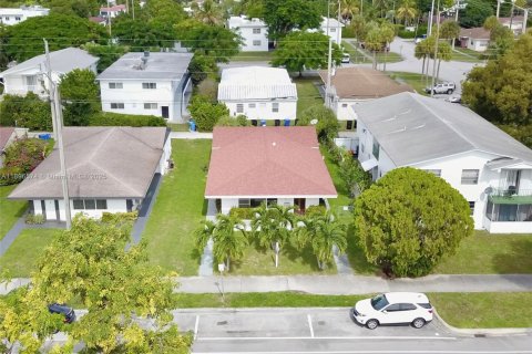 Apartment in North Miami Beach, Florida 3 bedrooms, 177.81 sq.m. № 1948176 - photo 14