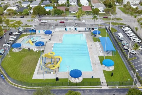 Apartment in North Miami Beach, Florida 3 bedrooms, 177.81 sq.m. № 1948176 - photo 16