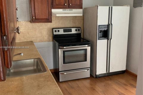 Apartamento en alquiler en North Miami Beach, Florida, 3 dormitorios, 177.81 m2 № 1948176 - foto 3