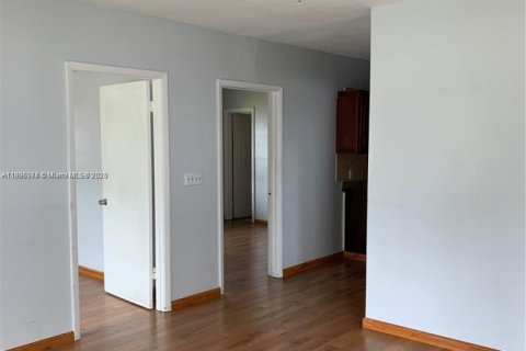 Apartamento en alquiler en North Miami Beach, Florida, 3 dormitorios, 177.81 m2 № 1948176 - foto 5