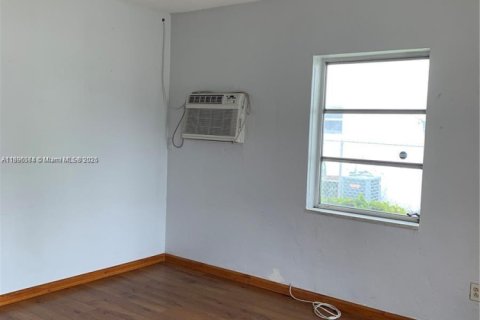 Apartamento en alquiler en North Miami Beach, Florida, 3 dormitorios, 177.81 m2 № 1948176 - foto 6