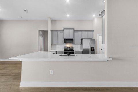 Villa ou maison à vendre à Dover, Floride: 5 chambres, 223.8 m2 № 1746868 - photo 4