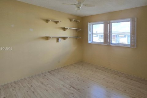 Copropriété à vendre à Hollywood, Floride: 2 chambres № 2045339 - photo 12