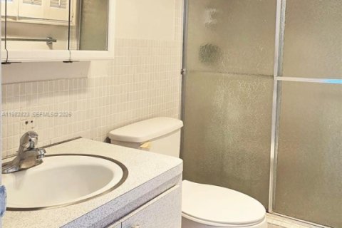 Copropriété à vendre à Hollywood, Floride: 2 chambres № 2045339 - photo 11