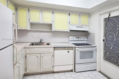 Copropriété à vendre à Hollywood, Floride: 2 chambres № 2045339 - photo 8