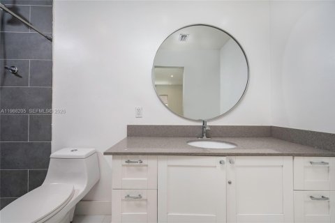 Propiedad comercial en alquiler en Miami, Florida, 1 dormitorio, 51.1 m2 № 2051338 - foto 7